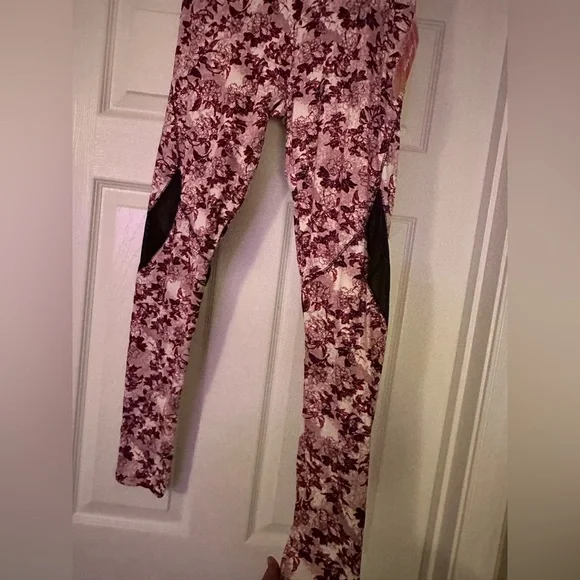 large Floral Active Leggings​ - Picture 2 of 6